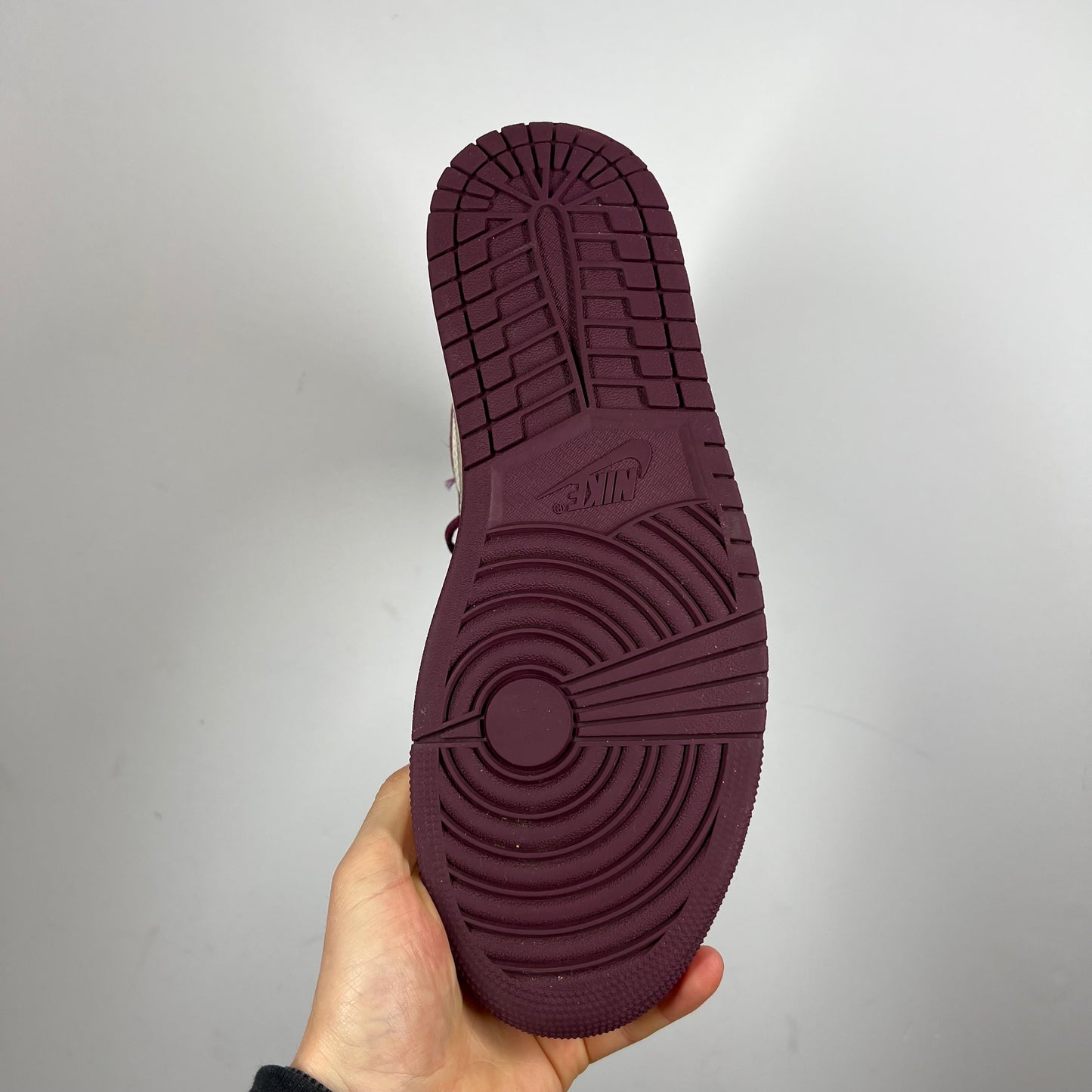 Jordan 1 bordeaux UK 9