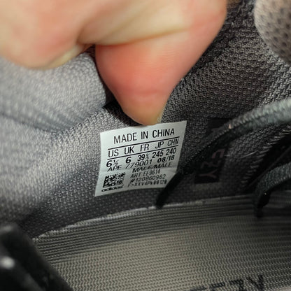 Yeezy 700 Mauve UK 6
