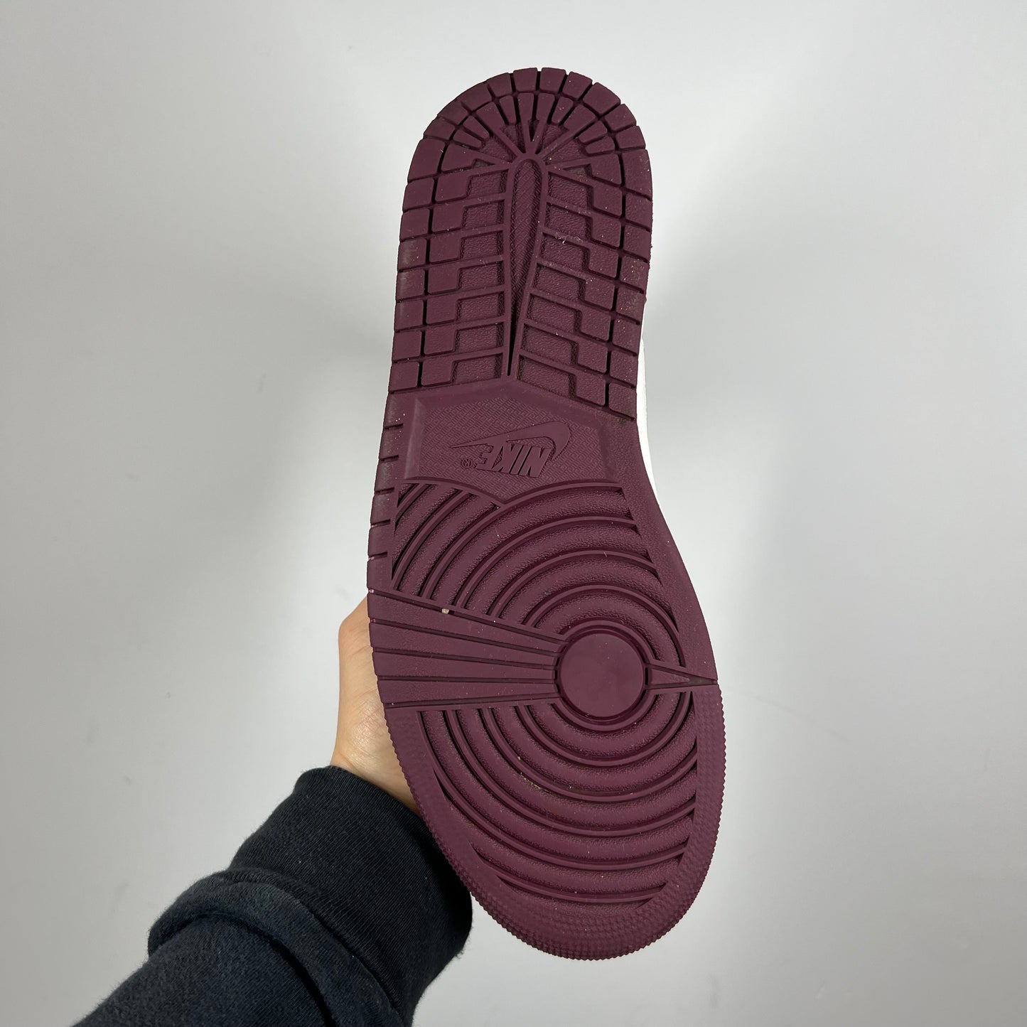 Jordan 1 bordeaux  UK 9