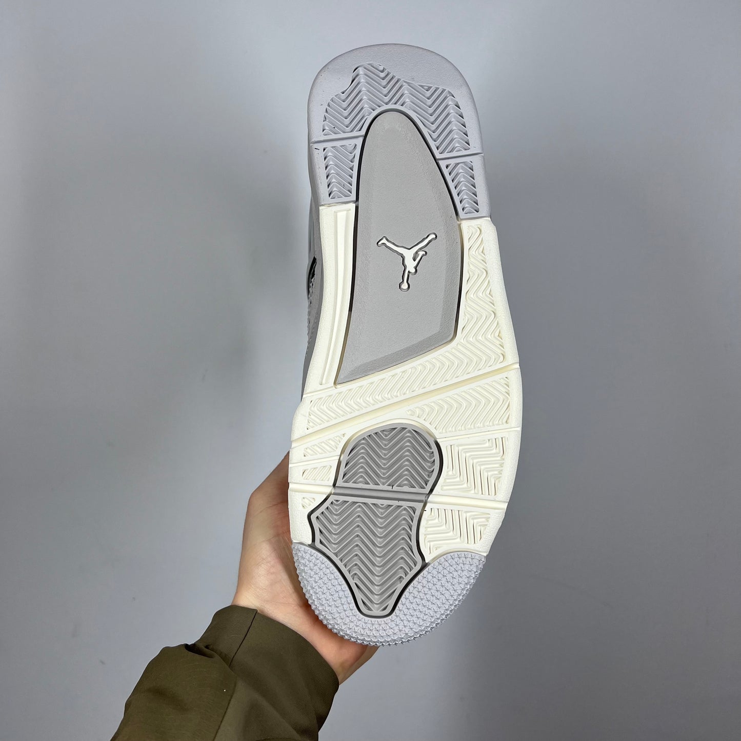 Jordan 4 Frozen Moments UK 7.5 BNIB