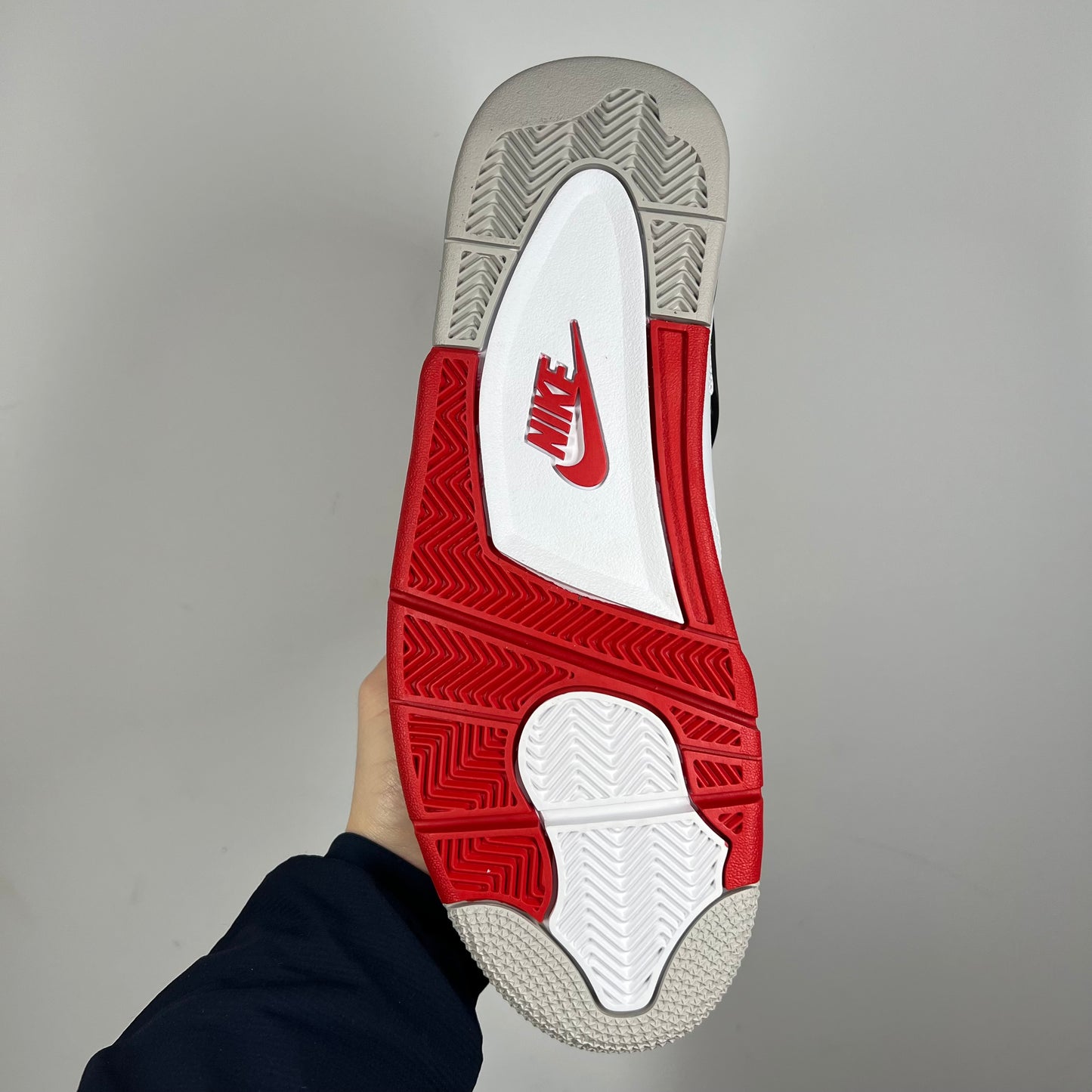 Jordan 4 Fire red DS UK 9.5