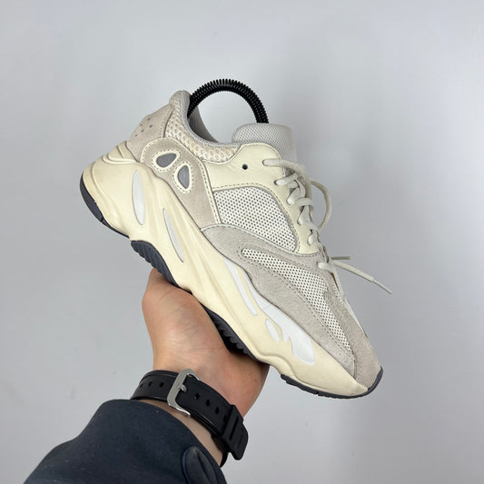 Yeezy 700 analog UK 5